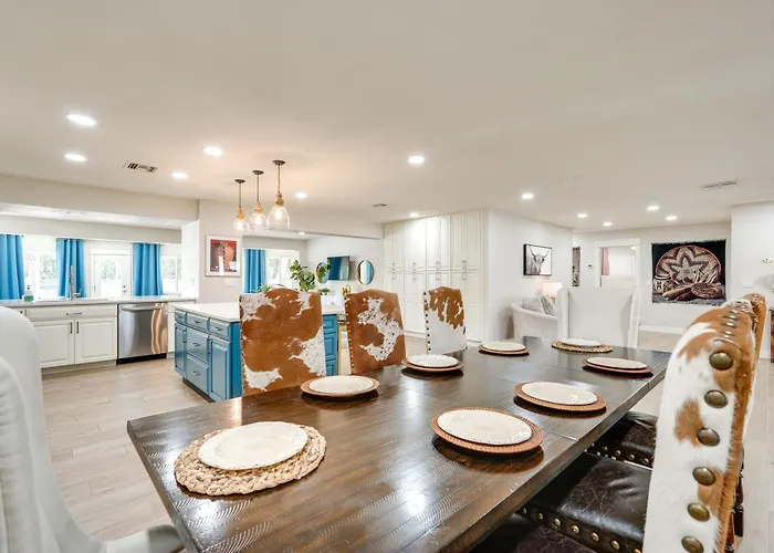 Pool, Hot Tub: Family-friendly Scottsdale Home!